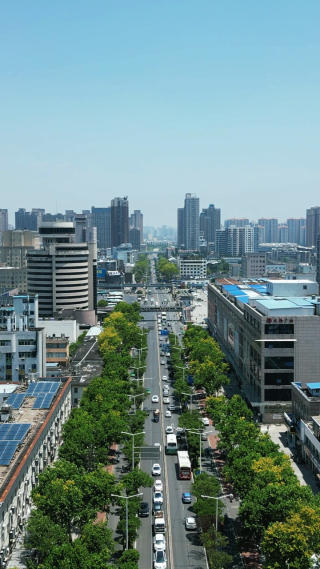 航拍湖北襄阳城市交通大道
