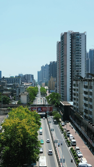 航拍湖北襄阳城市交通大道