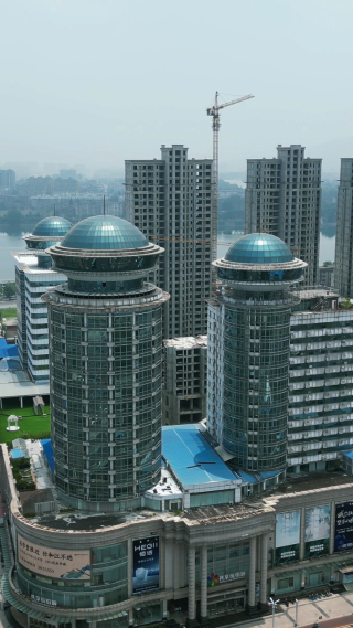 航拍湖北襄阳城市地标建筑高楼