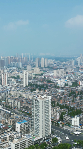 航拍湖北襄阳城市地标建筑高楼