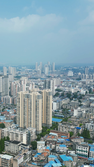 航拍湖北襄阳城市地标建筑高楼