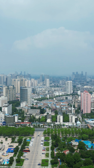 航拍湖北襄阳城市地标建筑高楼