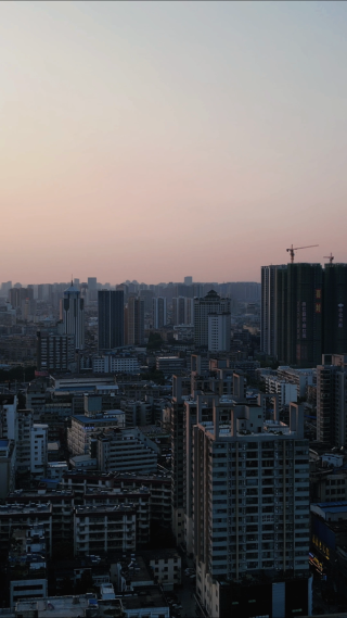 航拍湖北襄阳城市地标高楼