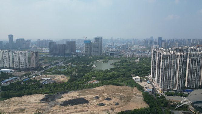 航拍湖北襄阳城市建设