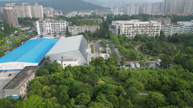 航拍湖北襄阳城市建设