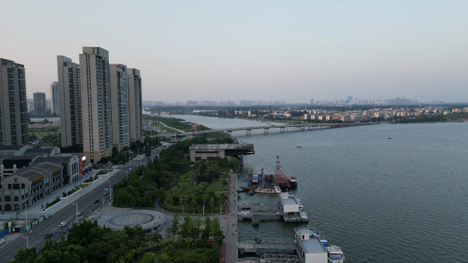 航拍湖北襄阳城市建设