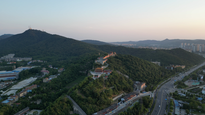 航拍湖北襄阳真武山