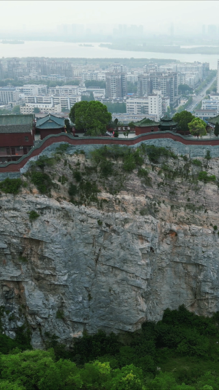 航拍湖北襄阳真武山