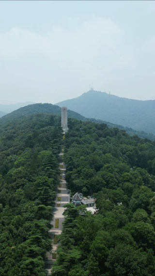 航拍湖北襄阳革命烈士纪念塔