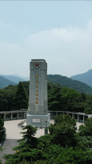 航拍湖北襄阳革命烈士纪念塔