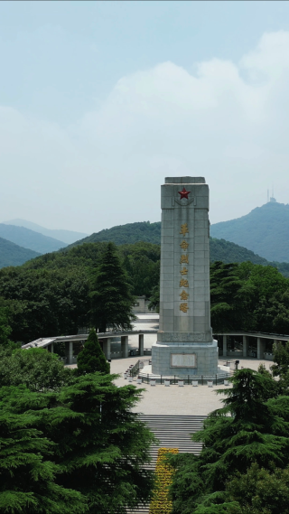 航拍湖北襄阳革命烈士纪念塔