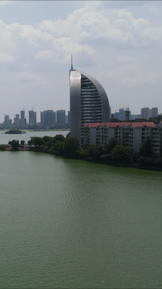 航拍湖北鄂州东洋澜湖湿地公园