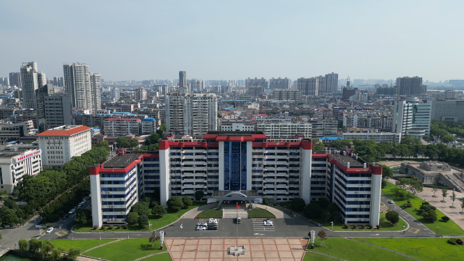 航拍湖北鄂州市政府办公楼
