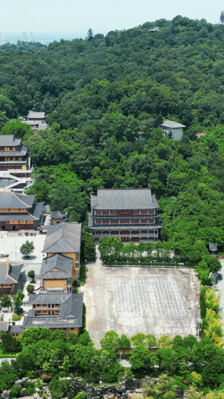 航拍湖北鄂州西山省级风景名胜区-古灵泉寺