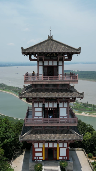 航拍湖北鄂州西山风景区武昌楼