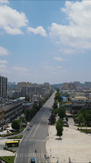 航拍湖北随州城市交通大道