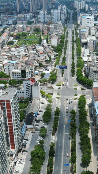 航拍湖北随州城市交通大道