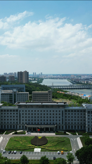 航拍湖北随州市人民政府办公楼