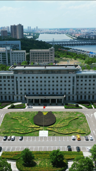 航拍湖北随州市人民政府办公楼