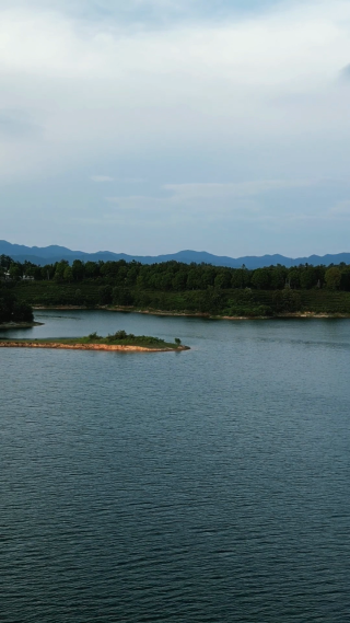 航拍湖北随州琵琶湖风景区 