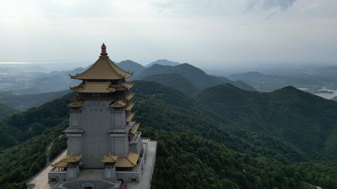 航拍湖北黄石东方山4A景区金顶