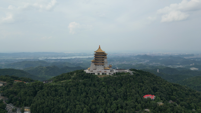 航拍湖北黄石东方山4A景区金顶