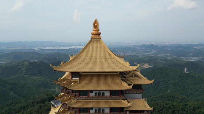 航拍湖北黄石东方山4A景区金顶