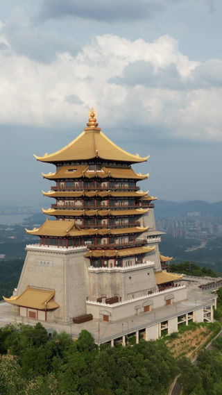 航拍湖北黄石东方山风景区东昌阁
