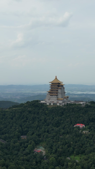 航拍湖北黄石东方山风景区东昌阁