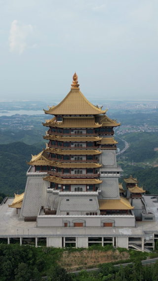航拍湖北黄石东方山风景区东昌阁