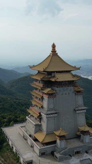 航拍湖北黄石东方山风景区东昌阁