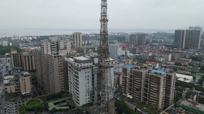 航拍湖南岳阳城市交通
