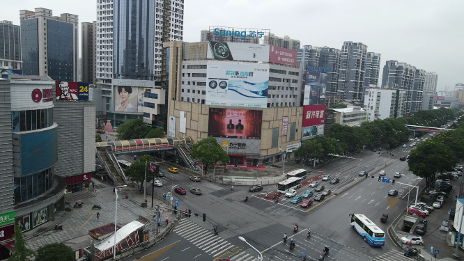航拍湖南岳阳城市交通