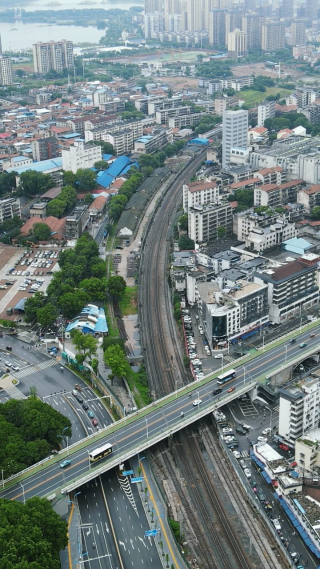 航拍湖南岳阳巴陵大桥铁路桥