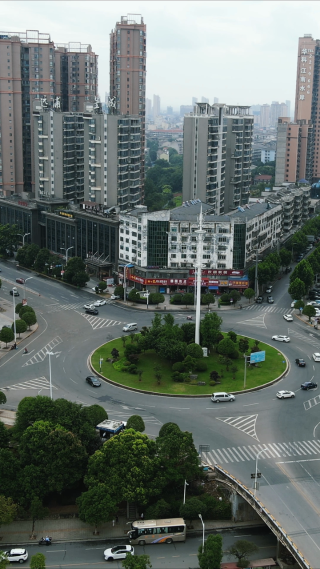 航拍湖南岳阳湘阴城市交通转盘