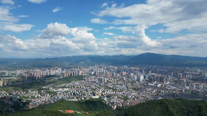 航拍湖南怀化城市全景蓝天白云