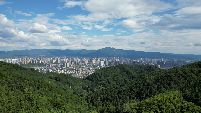 航拍湖南怀化城市全景蓝天白云