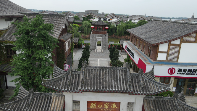 航拍湖南洋沙湖国际旅游度假区4A景区渔窑小镇