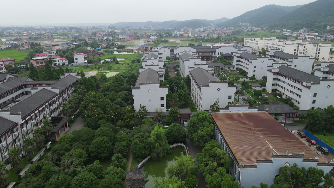 航拍湖南湘乡市东山书院