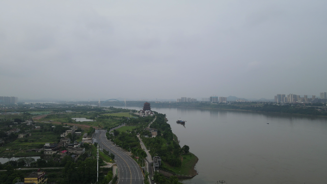 航拍湖南湘潭城市暴雨来临