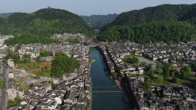 航拍湖南湘西凤凰古城沱江两岸
