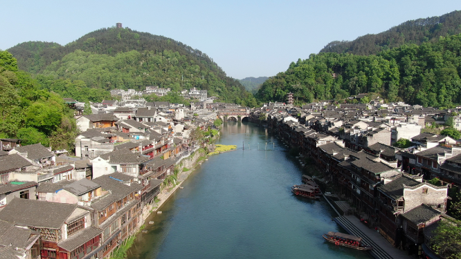 航拍湖南湘西凤凰古城沱江两岸