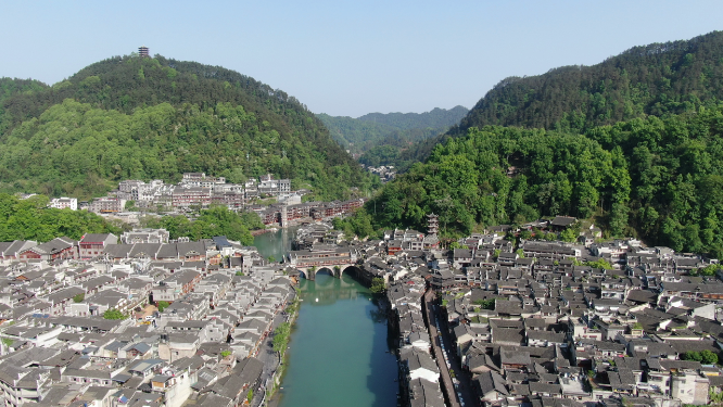航拍湖南湘西凤凰古城沱江两岸
