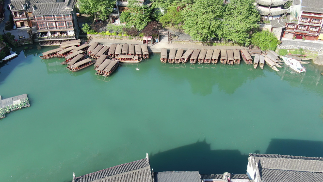 航拍湖南湘西凤凰古城沱江风光