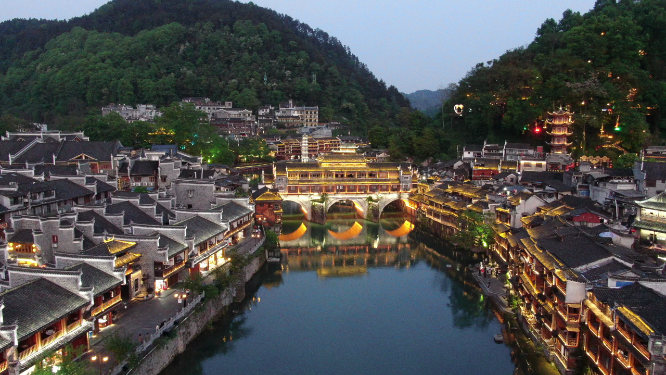 航拍湖南湘西凤凰古城虹桥夜景