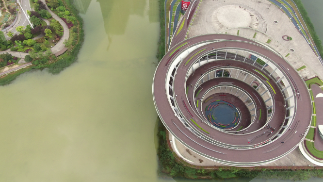 航拍湖南长沙梅溪湖城市广场爱情走廊