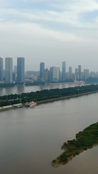 航拍湖南长沙湘江橘子洲城市风光