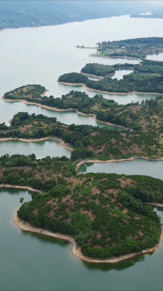 航拍祖国壮丽河山湖北洈水风景区竖屏