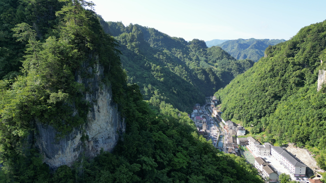 航拍祖国大好河山神农架画廊谷山谷