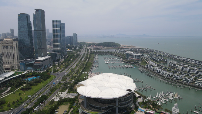 航拍福建厦门海上帆船训练基地 